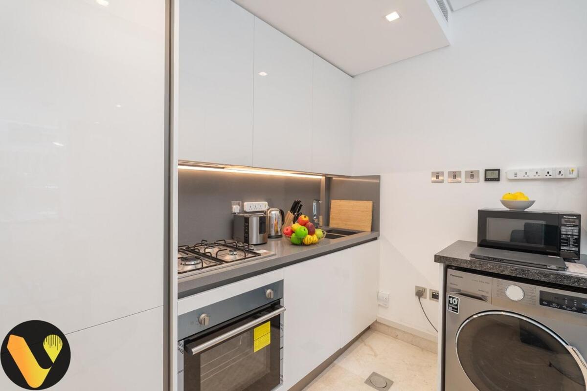 Apartment Vogue The Sterling By Omniyat With Balcony Near Burj Khalifa And Mall *